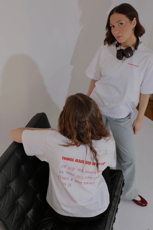Rotes-Faith-Canvas-Shirt – designe dein Shirt selbst!